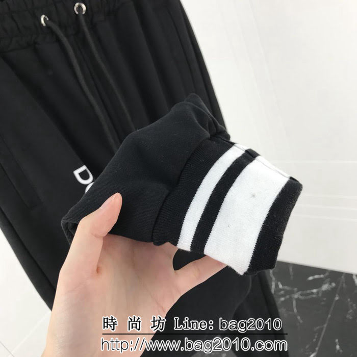 DＧ杜嘉班納 2018秋冬走秀款 立體字母刺繡多口袋 簡單百搭款休閒褲 ydi1230